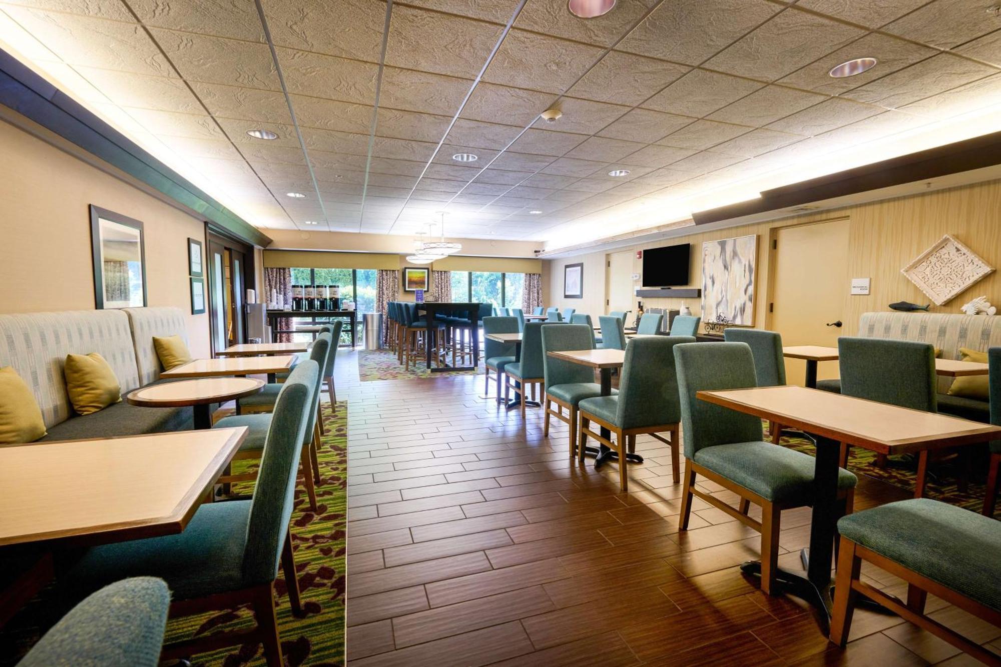Hampton Inn Флемингтон Экстерьер фото