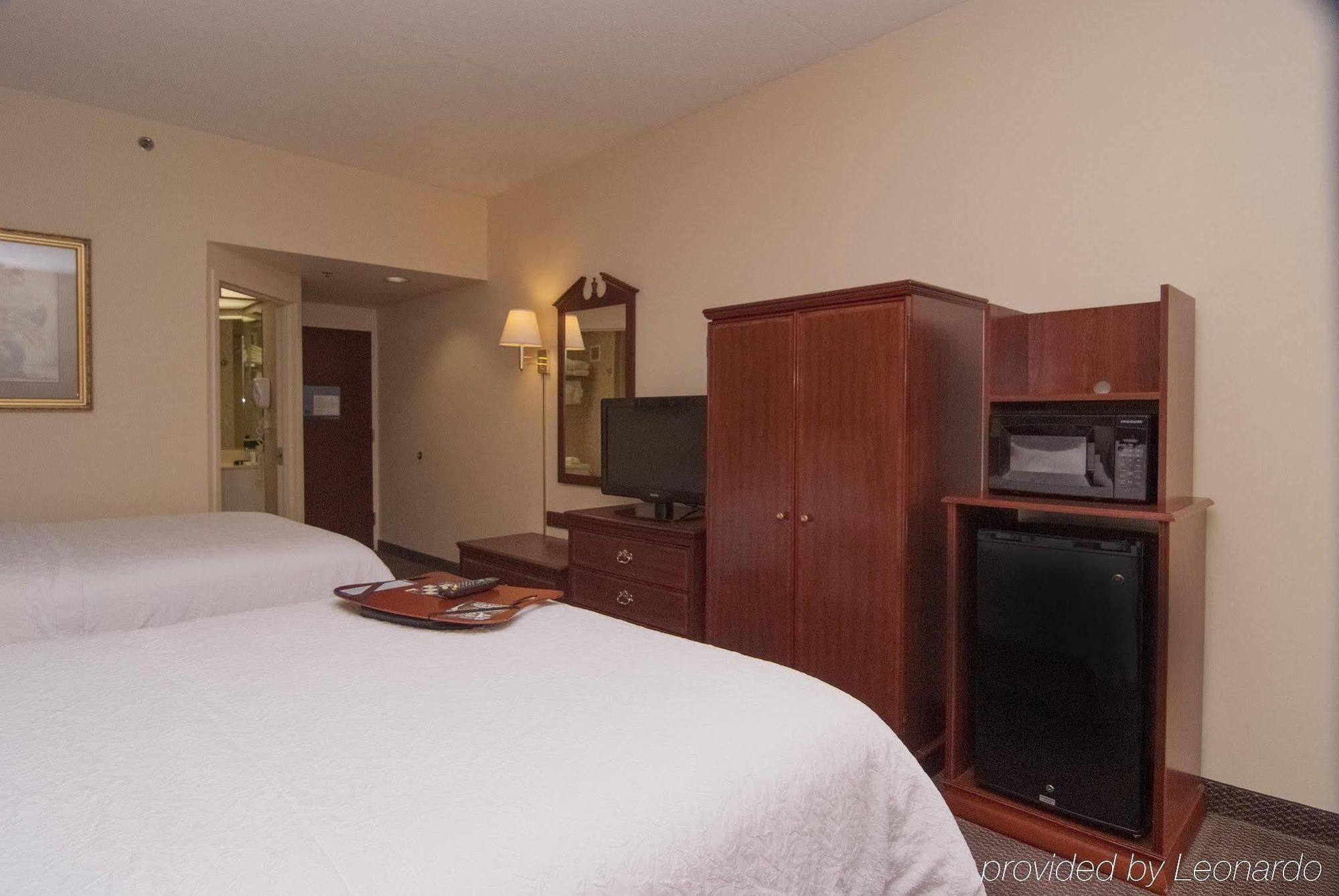 Hampton Inn Флемингтон Экстерьер фото